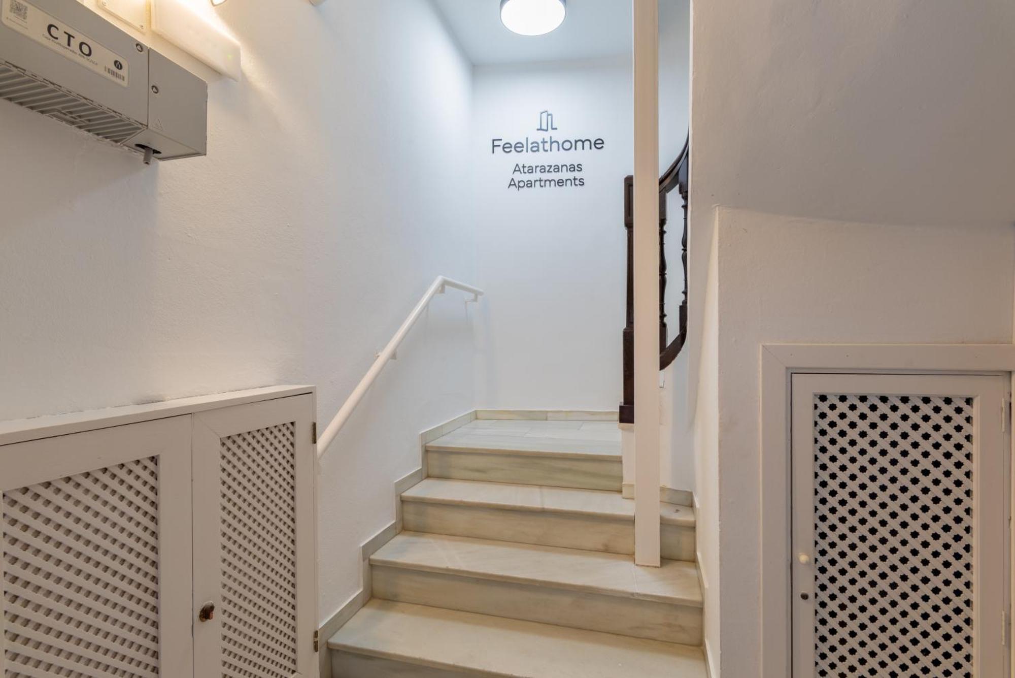 מאלגה Feelathome Atarazanas Apartments מראה חיצוני תמונה